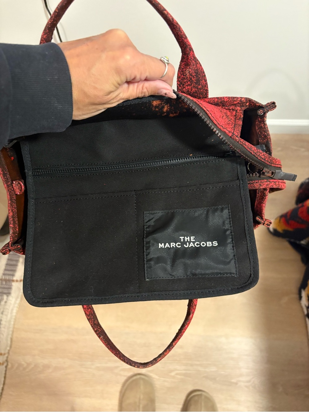 Marc Jacobs Rainbow Gradient 'The Tote Bag' in Red-Orange-Yellow-Green-Blue - Picture 8 of 9